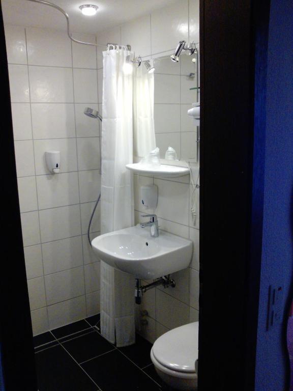 Hotel Garni Am Bowenberg Niederzissen Ruang foto